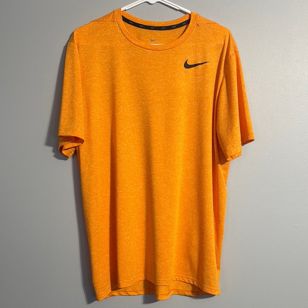 Nike Men's Orange T-Shirt